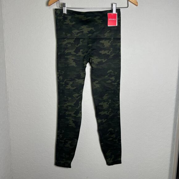 Spanx Women's Camouflage Green Leggings NWT - Picture 2 of 9